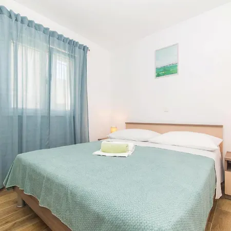 Tatil Evi Two-bedroom In Kastel Novi Kastela