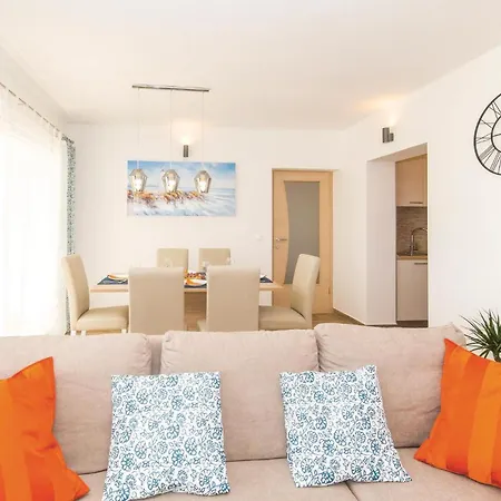 Tatil Evi Two-bedroom In Kastel Novi *