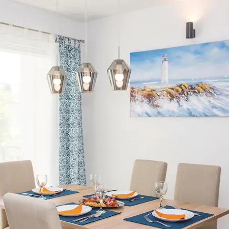 Two-bedroom In Kastel Novi Tatil Evi Kastela