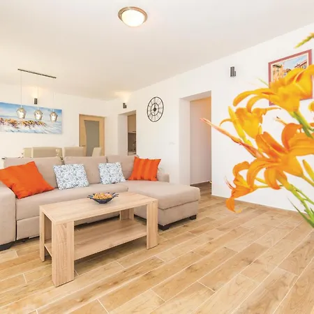Two-bedroom In Kastel Novi * Kastela
