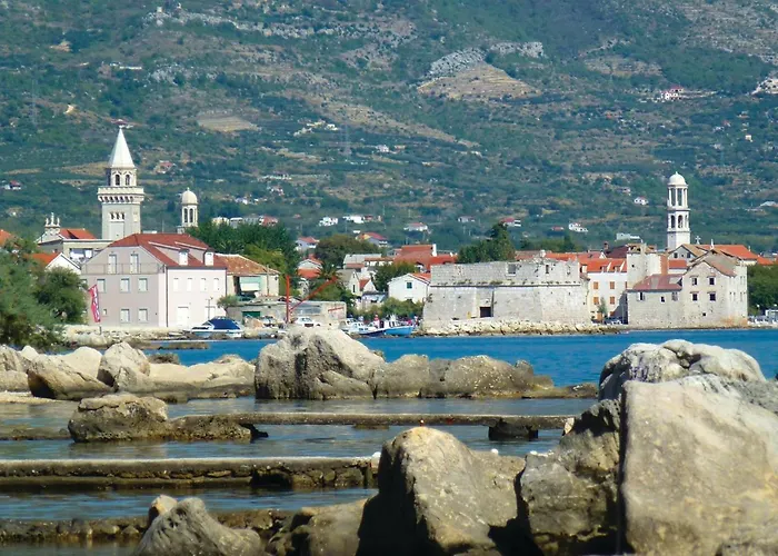 Nyaraló Two-bedroom In Kastel Novi