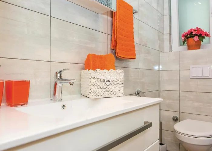 Nyaraló Two-bedroom In Kastel Novi *