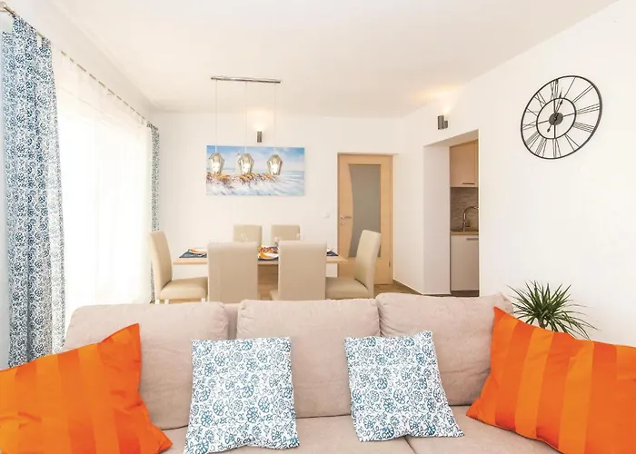 Nyaraló Two-bedroom In Kastel Novi *