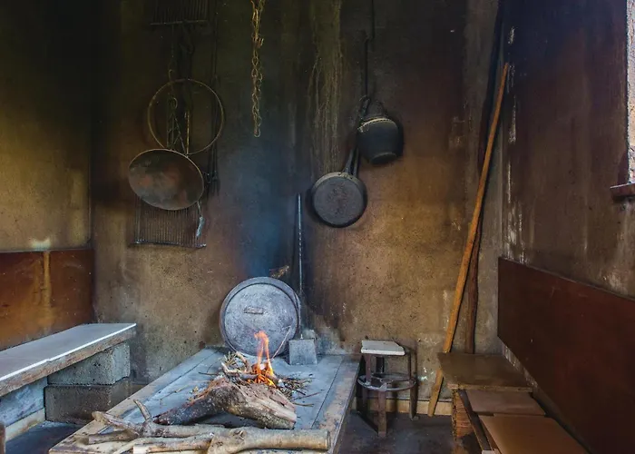 Nyaraló Two-bedroom In Kastel Novi Kaštela