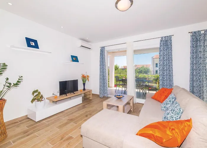Two-bedroom In Kastel Novi *
