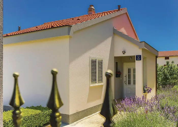 Two-bedroom In Kastel Novi *